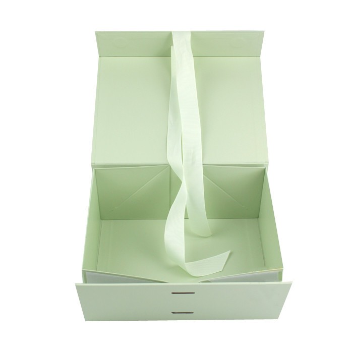 2022 hot sale elegant green magnet clothing gift box for underwear